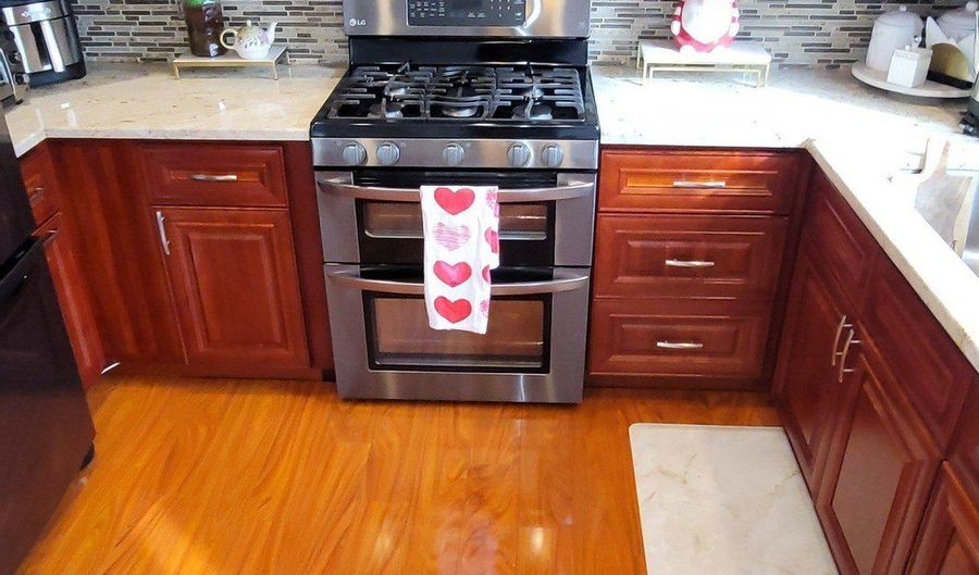 30 Grove Pl, Danbury, CT 06810 - 5 Beds, 2 Bath