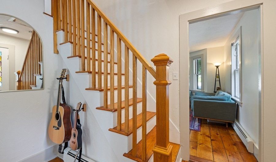 39 School St, Acton, MA 01720 - 3 Beds, 2 Bath