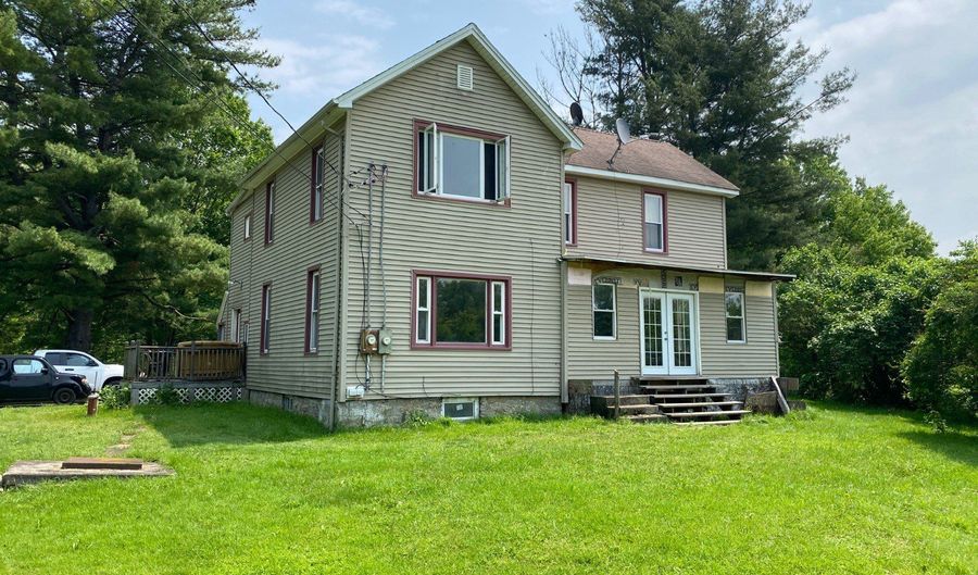 26 Verbraska Ave, Amsterdam, NY 12010 - 3 Beds, 2 Bath