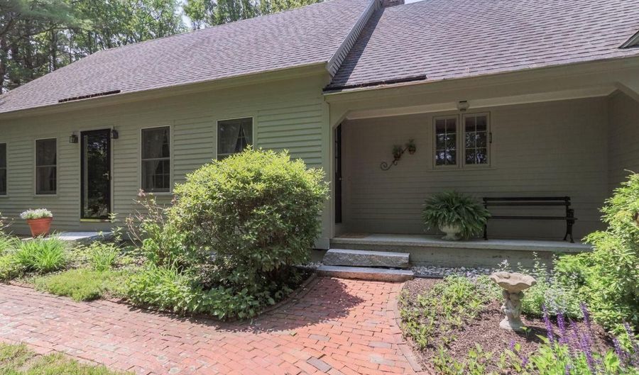 56 Knox Rd, Bow, NH 03304 - 3 Beds, 4 Bath