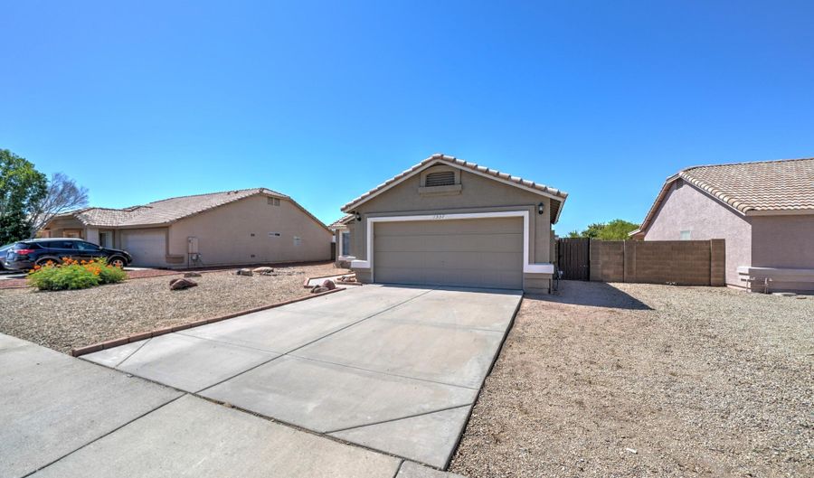 1337 W 15TH Ave, Apache Junction, AZ 85120 - 3 Beds, 2 Bath