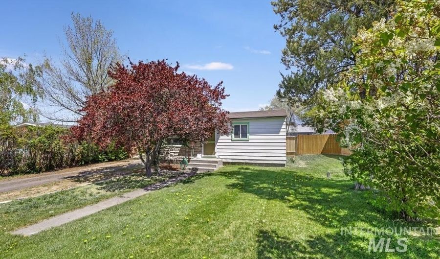 620 14th Ave N, Buhl, ID 83316 - 2 Beds, 1 Bath