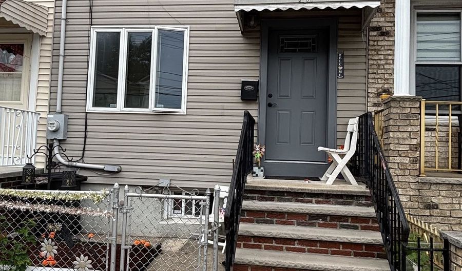 137 PROSPECT Ave, Bayonne, NJ 07002 - 2 Beds, 2 Bath