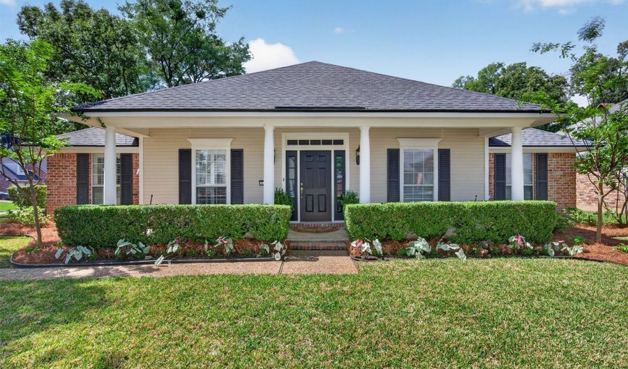 111 Hanging Moss Dr, Benton, LA 71006 - 4 Beds, 2 Bath