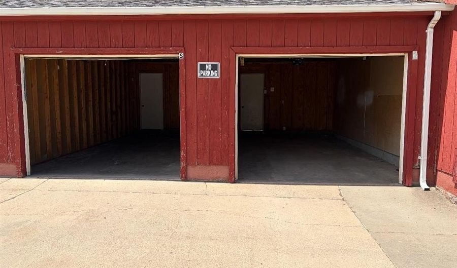 101 N Pipestone St 2, Brandon, SD 57005 - 2 Beds, 2 Bath
