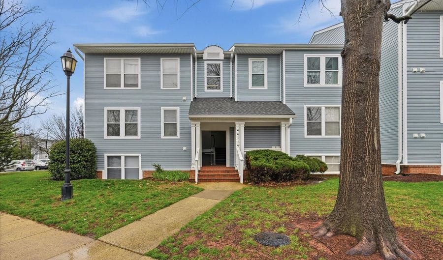 44114 NATALIE Ter 202, Ashburn, VA 20147 - 2 Beds, 2 Bath