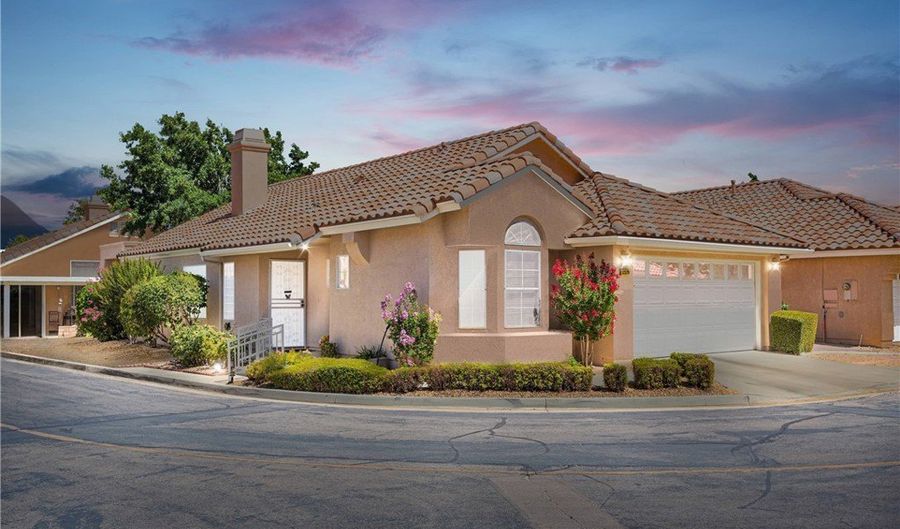 11579 Mountain Meadow Dr, Apple Valley, CA 92308 - 2 Beds, 2 Bath