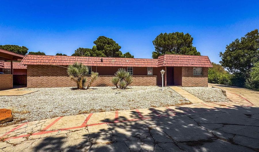 2200 W Pierce # 4a St, Carlsbad, NM 88220 - 3 Beds, 2 Bath