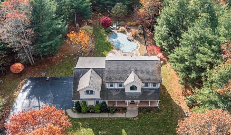 3 Aster Ln, Coventry, RI 02831 - 3 Beds, 2 Bath