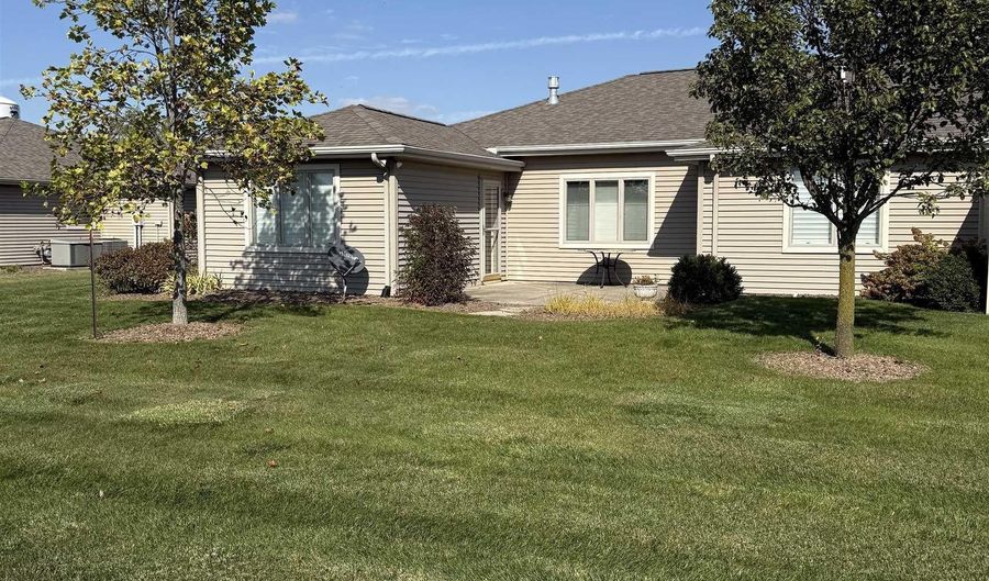120 Hahnemann Ct, Berne, IN 46711 - 2 Beds, 2 Bath