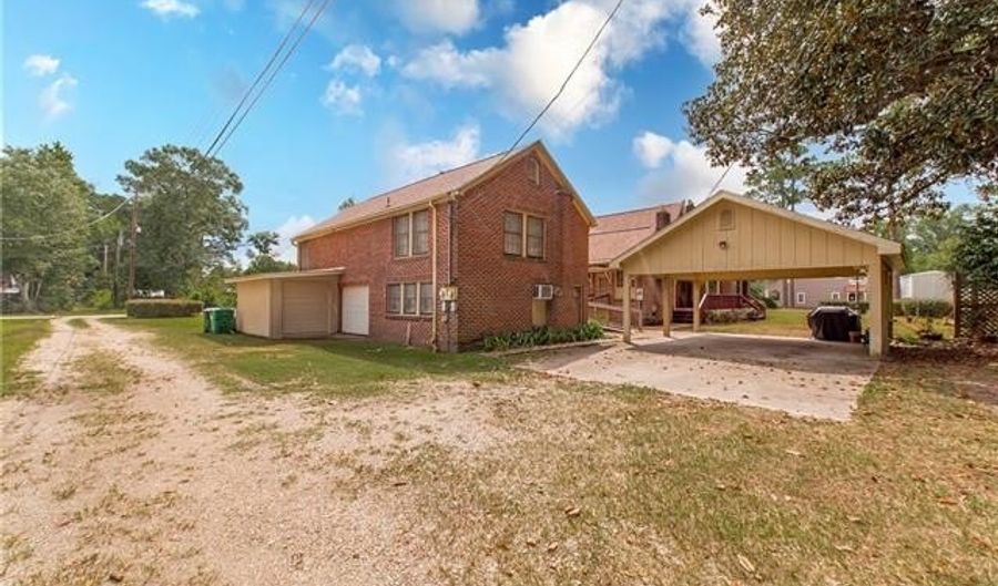 727 VIRGINIA Ave, Bogalusa, LA 70427 - 4 Beds, 2 Bath