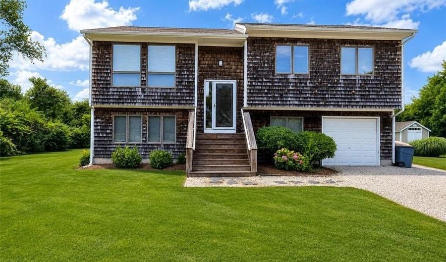 42 Jamestown Blvd, Narragansett, RI 02882 - 5 Beds, 3 Bath