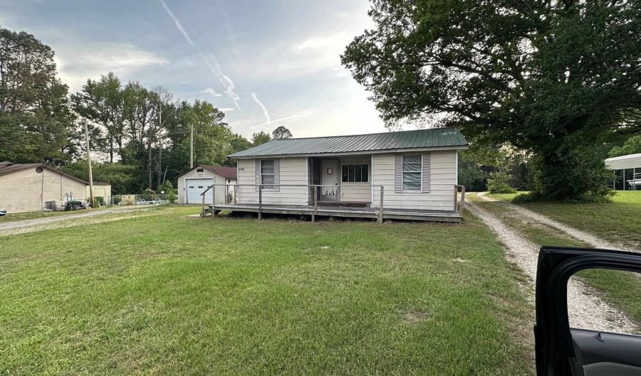 6105 Pointview Rd, Benton, AR 72019 - 3 Beds, 2 Bath