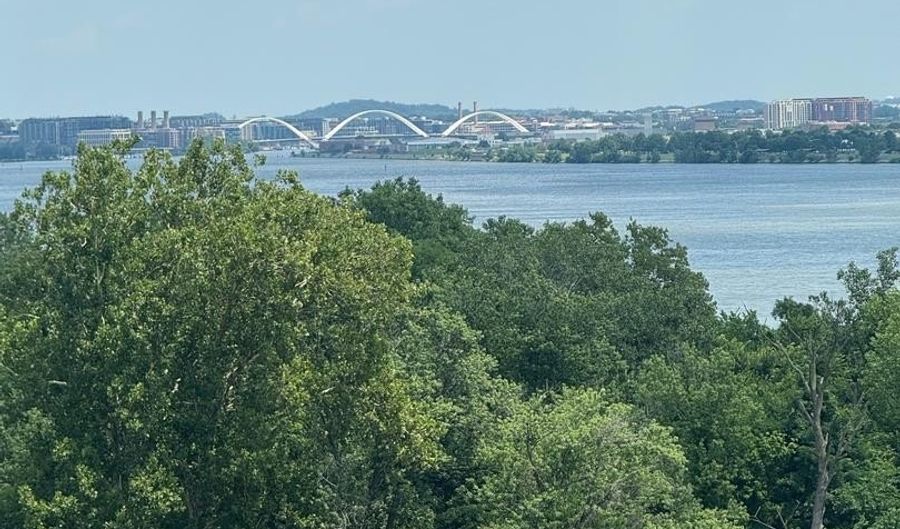 501 SLATERS Ln #805, Alexandria, VA 22314 - 1 Beds, 1 Bath
