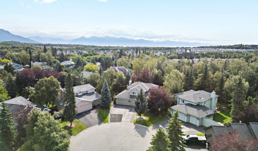 10671 Cutter Cir, Anchorage, AK 99515 - 4 Beds, 3 Bath