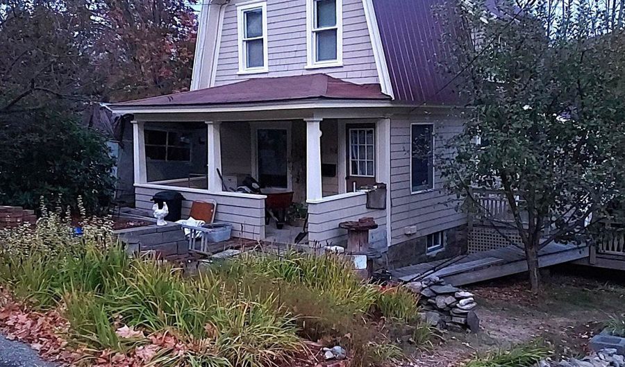 518 Western Ave, Berlin, NH 03570 - 2 Beds, 1 Bath