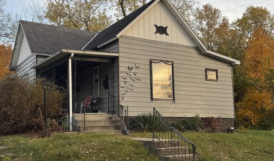 1117 S Brady St, Attica, IN 47918 - 3 Beds, 2 Bath