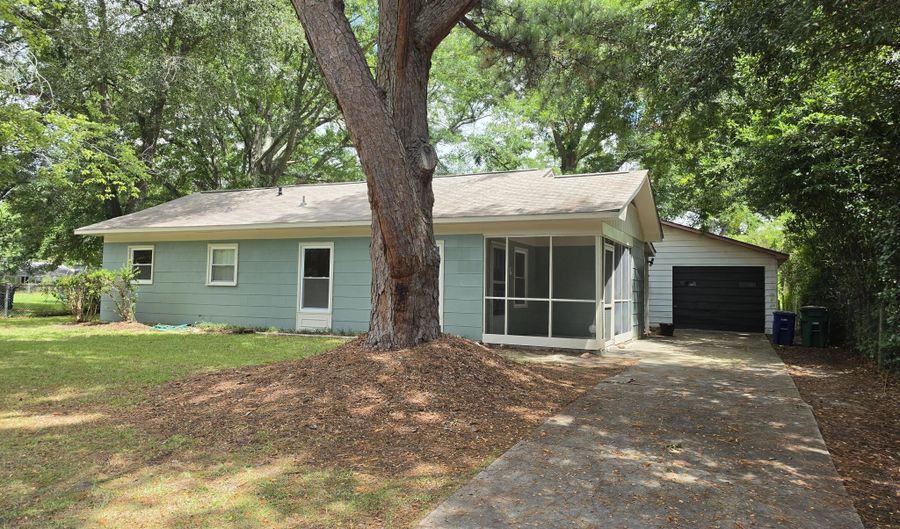 112 Smallridge St, Aiken, SC 29803 - 3 Beds, 1 Bath