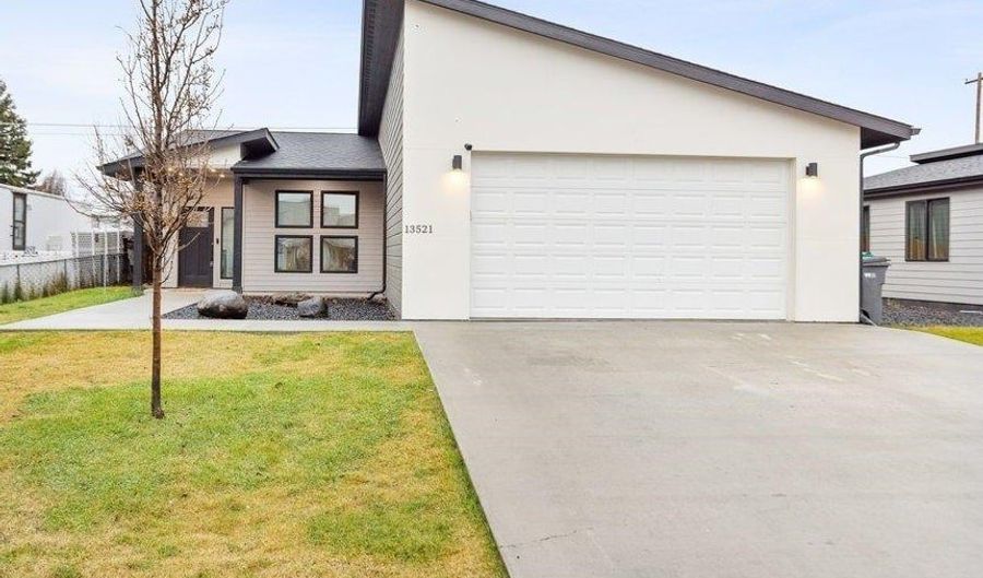 13521 W 12th Ave, Airway Heights, WA 99001 - 3 Beds, 2 Bath