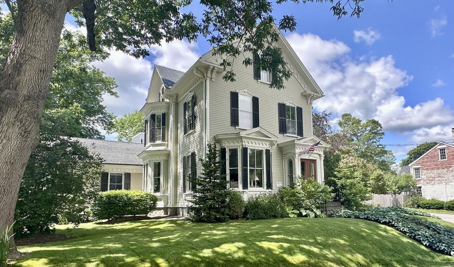 58 Church St, Belfast, ME 04915 - 6 Beds, 8 Bath