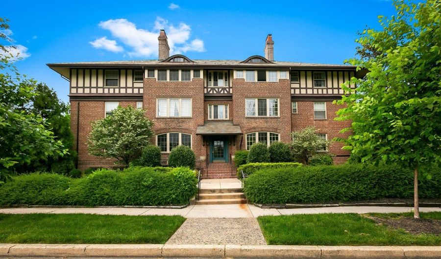 610 SOMERSET Rd 302, Baltimore, MD 21210 - 3 Beds, 2 Bath