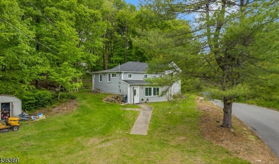 22 Paddock Ave, Alloway, NJ 07422 - 2 Beds, 1 Bath