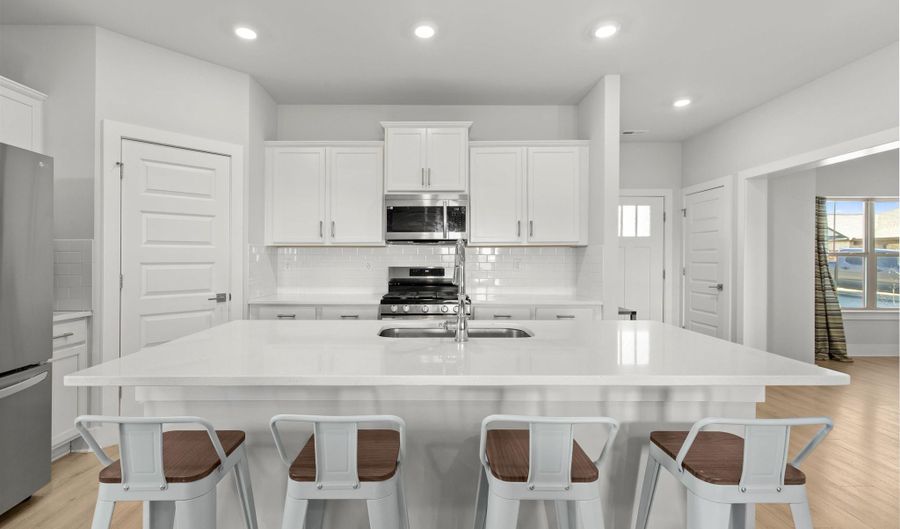 12592 Whitcomb Cir, Athens, AL 35613 - 3 Beds, 2 Bath