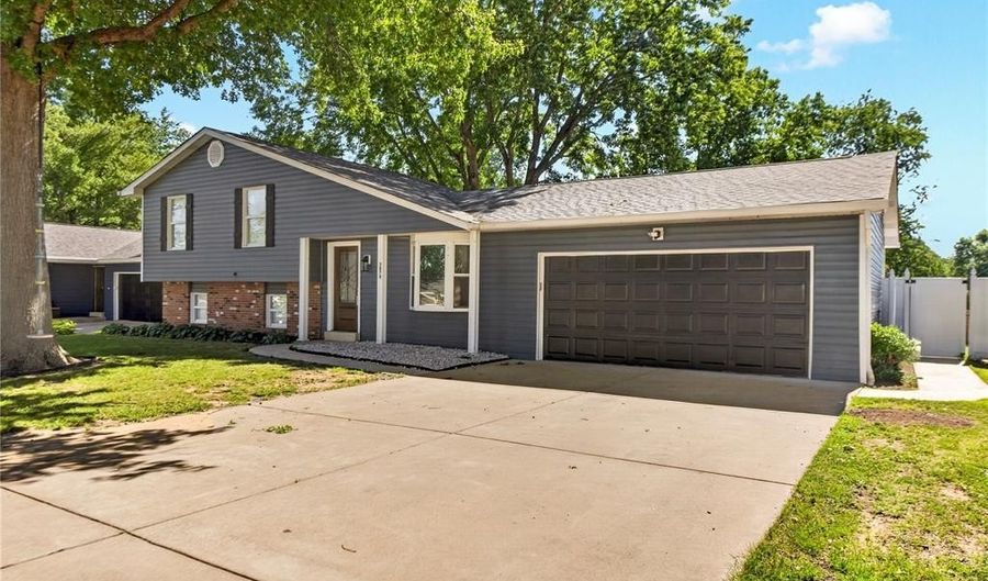 3878 Crystal Wood Dr, Arnold, MO 63010 - 3 Beds, 2 Bath
