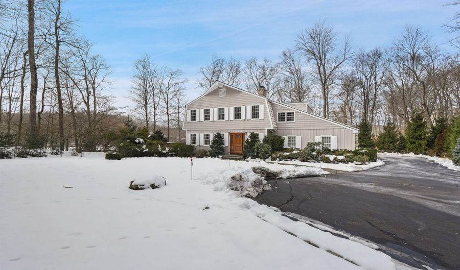 67 Londonderry Dr, Greenwich, CT 06830 - 4 Beds, 4 Bath