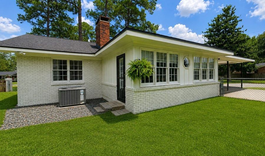 2101 Robinhood Rd, Albany, GA 31707 - 3 Beds, 2 Bath