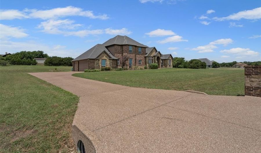 212 Tara Ln, Aledo, TX 76008 - 4 Beds, 5 Bath