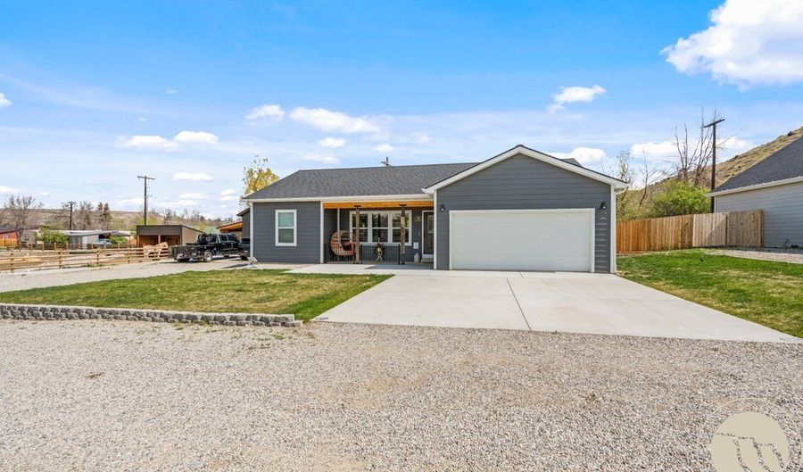 14 S Avis, Absarokee, MT 59001 - 3 Beds, 2 Bath