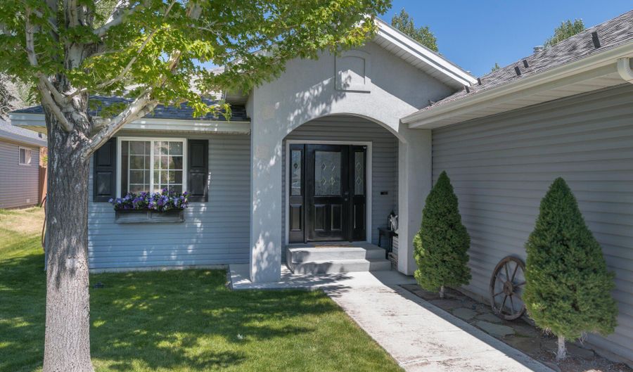 201 S 9th St, Bellevue, ID 83313 - 3 Beds, 2 Bath