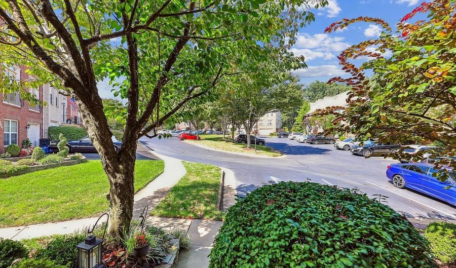 7445 GILLINGHAM ROW, Alexandria, VA 22315 - 3 Beds, 4 Bath