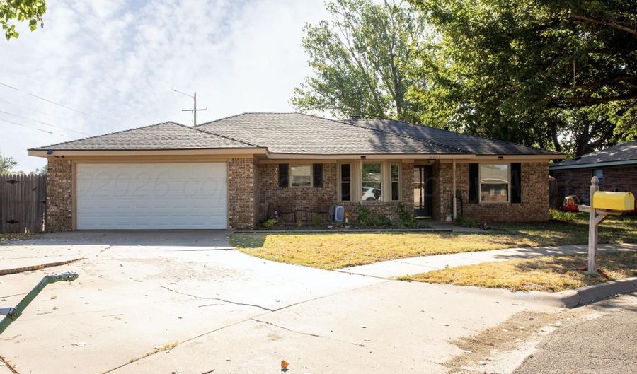 6001 HARVARD St, Amarillo, TX 79109 - 3 Beds, 2 Bath