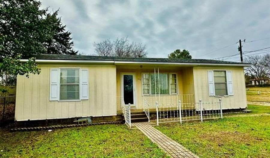 1117 S Oklahoma, Atoka, OK 74525 - 2 Beds, 1 Bath