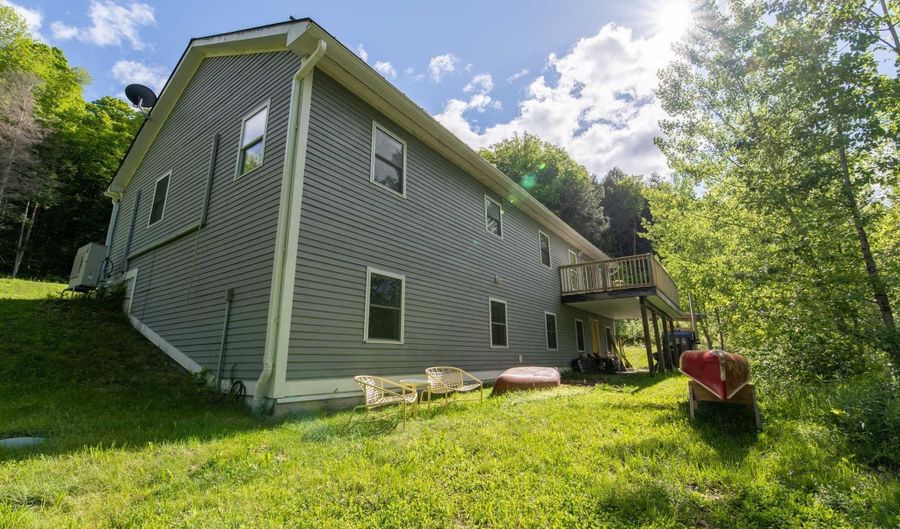 523 Browns Mill Rd, Berlin, VT 05602 - 3 Beds, 3 Bath