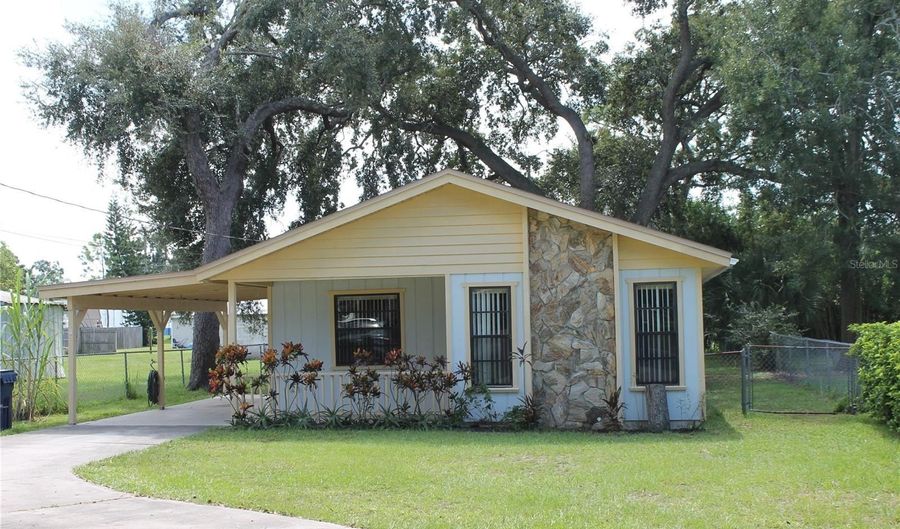 727 VIRGINIA Ave, Auburndale, FL 33823 - 2 Beds, 1 Bath