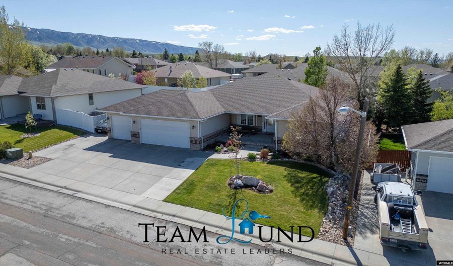 5102 Vista Way, Casper, WY 82601 - 4 Beds, 3 Bath