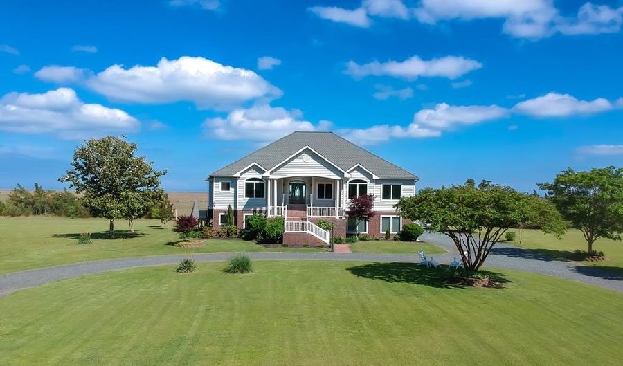 26156 HENRYS POINT Ln, Accomac, VA 23301 - 3 Beds, 3 Bath