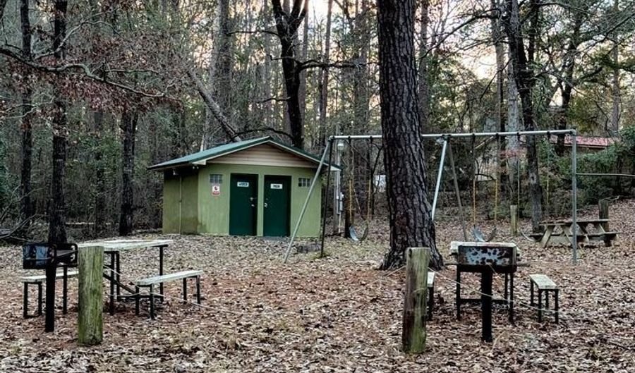 470 Singer Ln, Abbeville, AL 36310 - 2 Beds, 1 Bath