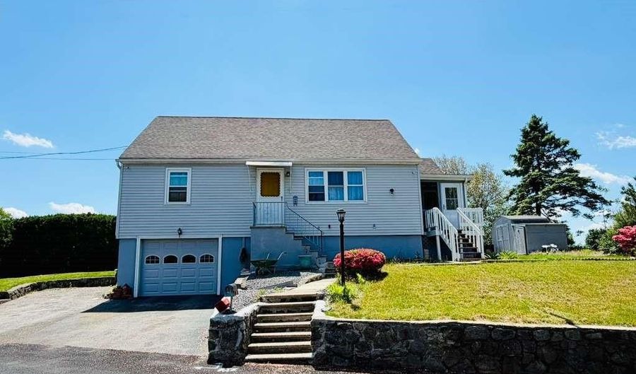 4 Heritage Cir, Johnston, RI 02919 - 3 Beds, 2 Bath