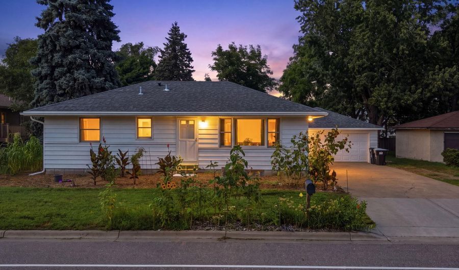 959 North St, Anoka, MN 55303 - 2 Beds, 2 Bath