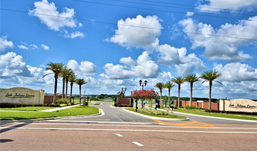 5298 TENNESSEE RIDGE Ct, Auburndale, FL 33823 - 4 Beds, 3 Bath