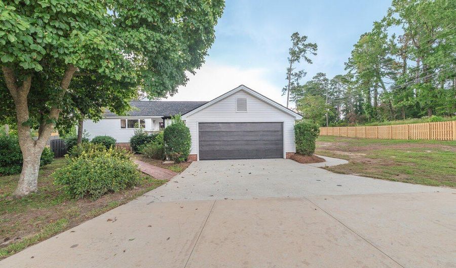 3075 Walton Way, Augusta, GA 30909 - 4 Beds, 4 Bath