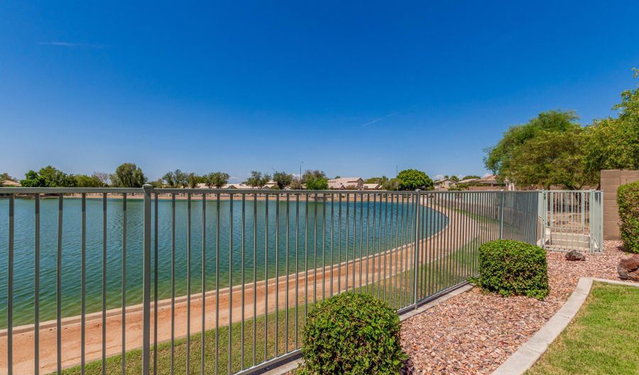10902 W MONTE VISTA Rd, Avondale, AZ 85392 - 4 Beds, 2 Bath