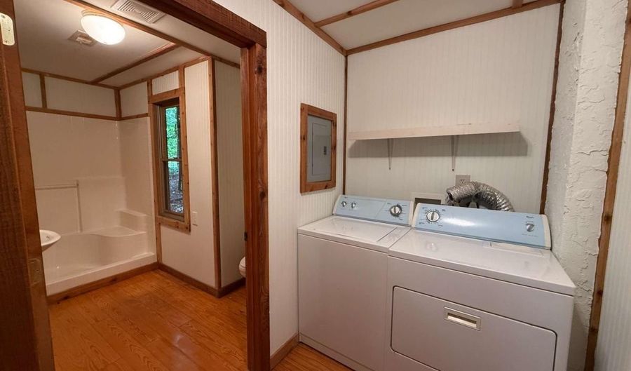 2405 Mountain Rd, Alpharetta, GA 30004 - 4 Beds, 3 Bath