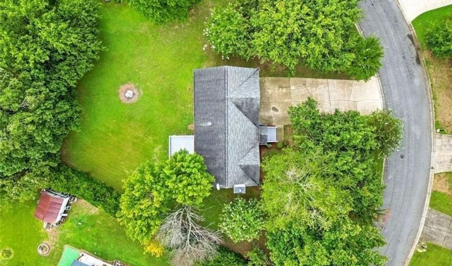322 WINDING WOODS, Woodstock, GA 30189 - 4 Beds, 2 Bath