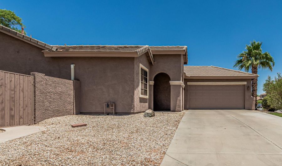 162 W RAVEN Dr, Chandler, AZ 85286 - 4 Beds, 2 Bath