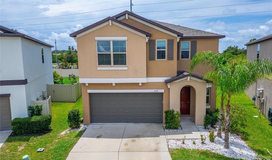 5119 WHITE CHICORY Dr, Apollo Beach, FL 33572 - 6 Beds, 3 Bath